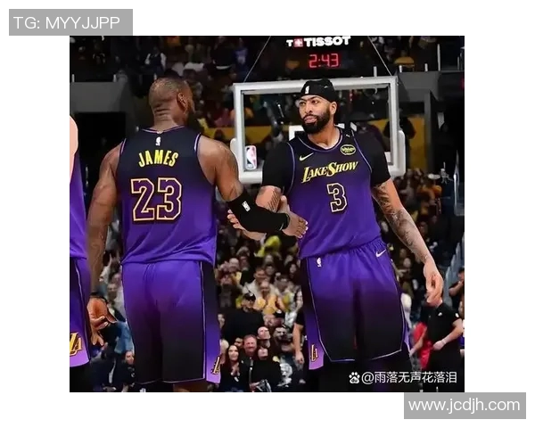 湖人勇士激战11月30日NBA赛场巅峰对决引发球迷热议