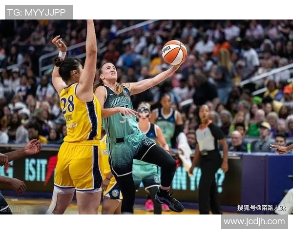 达拉斯加王牌与洛杉矶火花的精彩对决揭示WNBA季后赛的激烈竞争与精彩瞬间