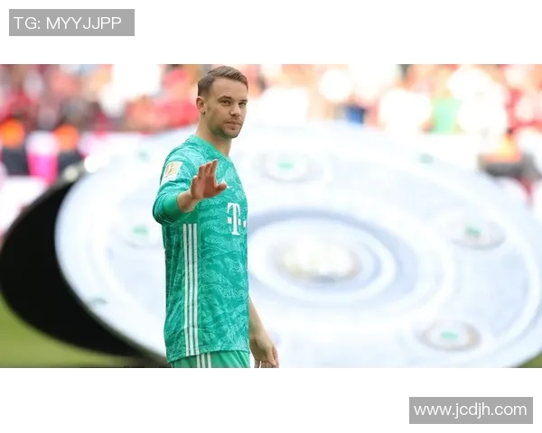 诺伊尔：守护球门的传奇门将与他的辉煌足球生涯