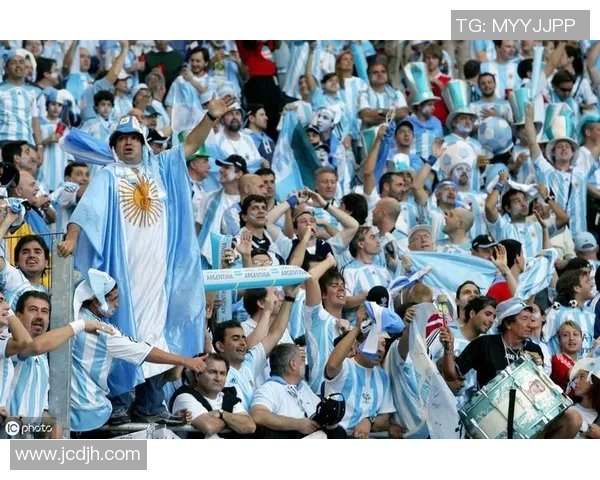 科隆竞技与圣保罗激战正酣实况解析与精彩瞬间回顾 科隆竞技与圣保罗激战正酣实况解析与精彩瞬间回顾