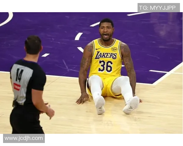 马库斯斯马特的篮球之路与成长故事解析