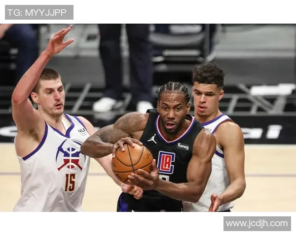 快艇逆转掘金以109-104获胜展现强大团队合作精神